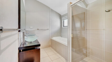 81 Munro St St Lucia , QLD 4067 Australia