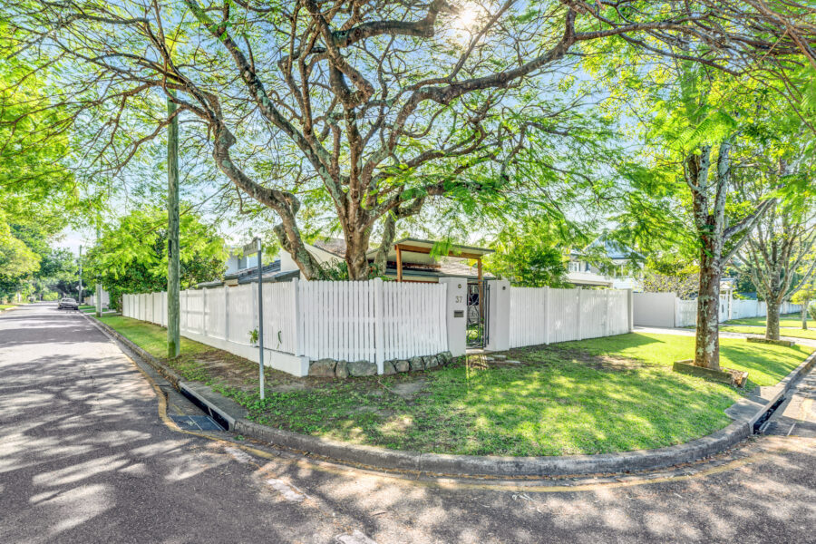 37 Lama St Chelmer , QLD 4068 Australia