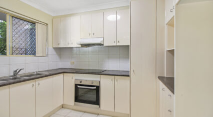 1/7 Weston St Coorparoo , QLD 4151