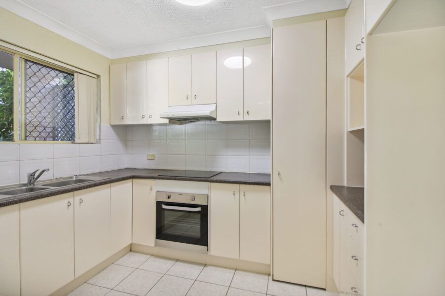 1/7 Weston St Coorparoo , QLD 4151 