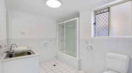 1/7 Weston St Coorparoo , QLD 4151