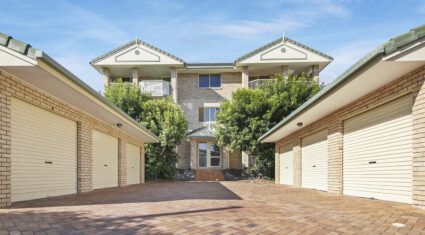 1/7 Weston St Coorparoo , QLD 4151