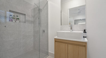 5/89 St Andrew St Kuraby , QLD 4112 Australia