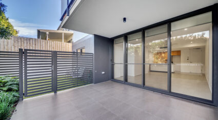 1/37 Kates St Morningside , QLD 4170 Australia