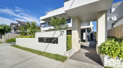1/37 Kates St Morningside , QLD 4170 Australia