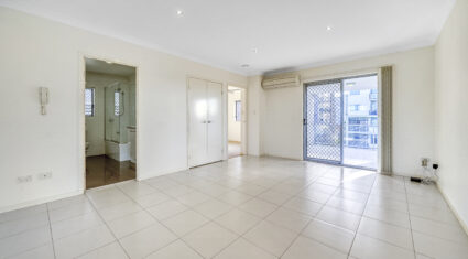 9/8 Kingsmill St Chermside , QLD 4032 Australia