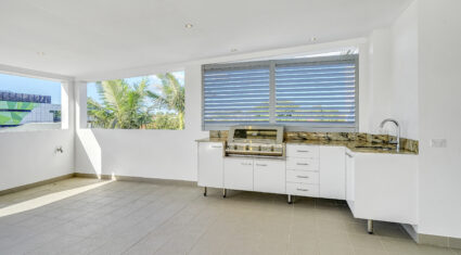 9/8 Kingsmill St Chermside , QLD 4032 Australia