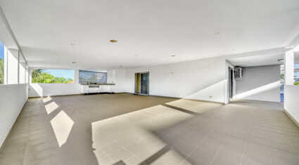 9/8 Kingsmill St Chermside , QLD 4032 Australia