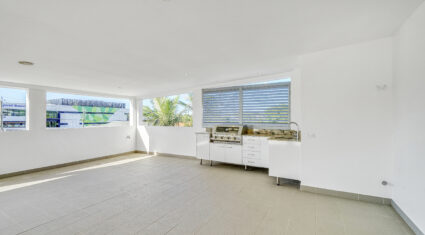 9/8 Kingsmill St Chermside , QLD 4032 Australia