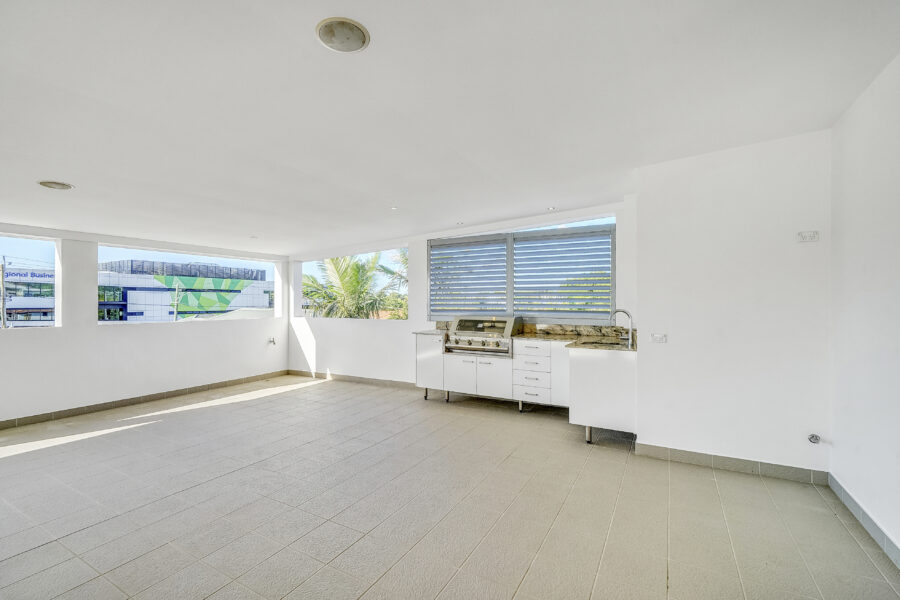 9/8 Kingsmill St Chermside , QLD 4032 Australia