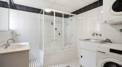 2/18 Cavendish St Nundah , QLD 4012 Australia