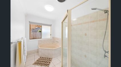 35 Hilliard St Ormiston , QLD 4160 Australia