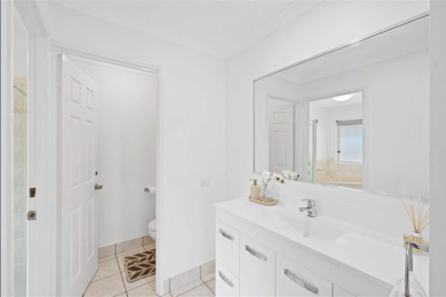 35 Hilliard St Ormiston , QLD 4160 Australia