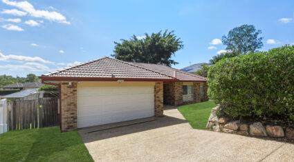 17 Holliday Drive Edens Landing , QLD 4207 Australia