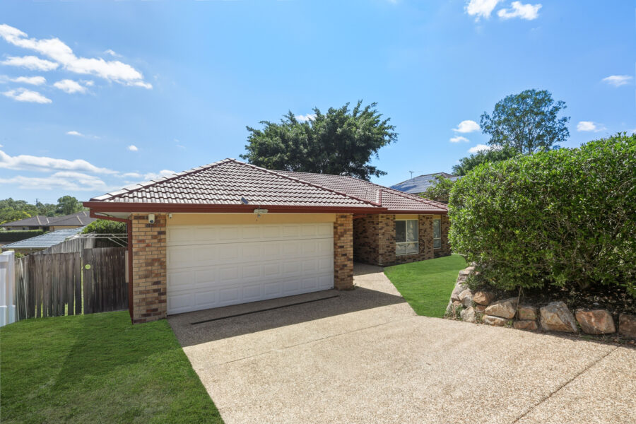 17 Holliday Drive Edens Landing , QLD 4207 Australia