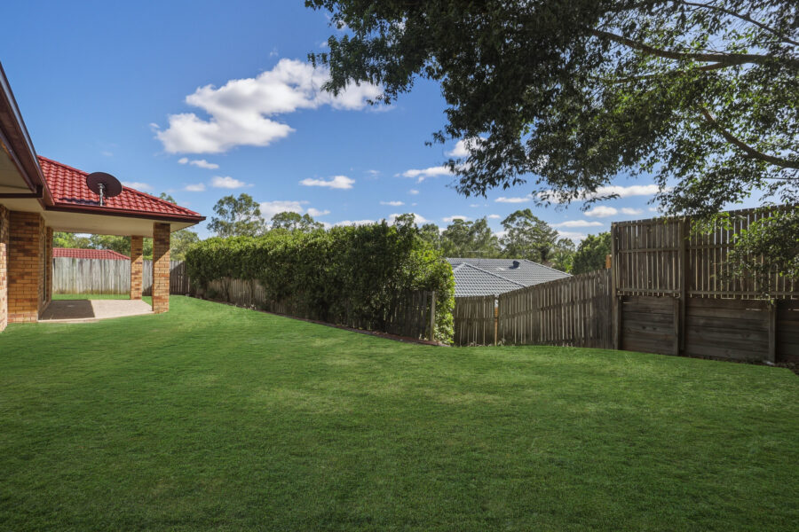 17 Holliday Drive Edens Landing , QLD 4207 Australia