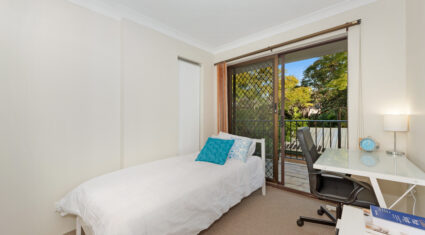 Room 2 - 9/38 Durham St St Lucia , QLD 4067 Australia