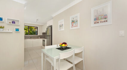 Room 2 - 9/38 Durham St St Lucia , QLD 4067 Australia