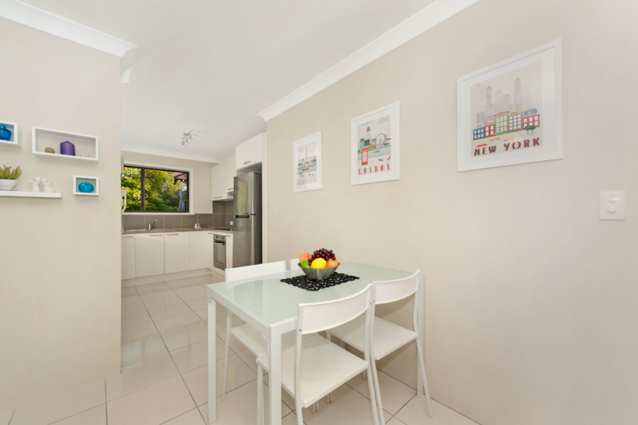 Room 2 - 9/38 Durham St St Lucia , QLD 4067 Australia