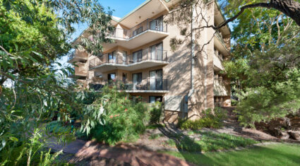 Room 2 - 9/38 Durham St St Lucia , QLD 4067 Australia