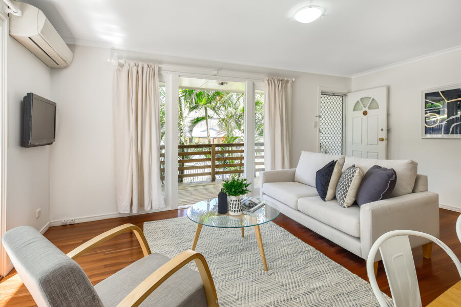 37 Algona St Holland Park West , QLD 4121 Australia