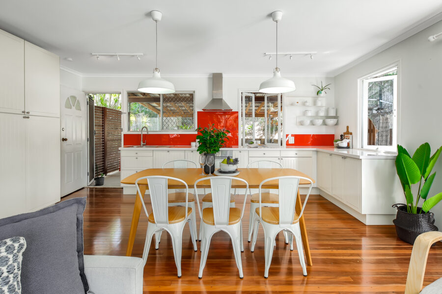 37 Algona St Holland Park West , QLD 4121 Australia