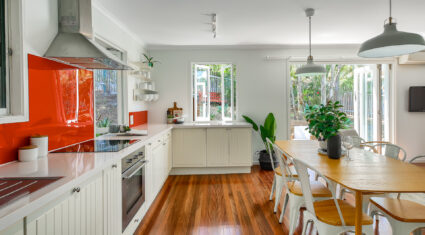 37 Algona St Holland Park West , QLD 4121 Australia