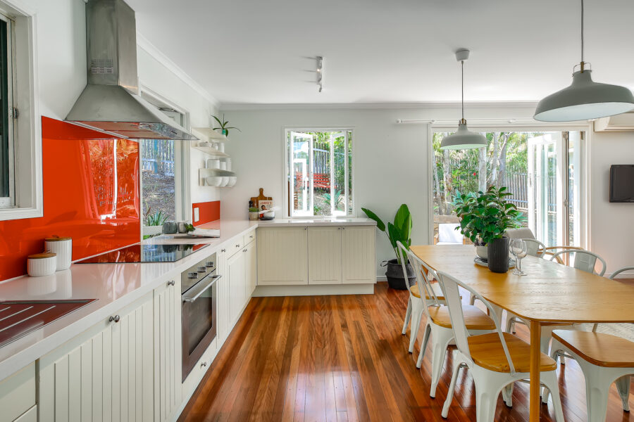 37 Algona St Holland Park West , QLD 4121 Australia