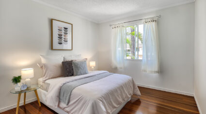 37 Algona St Holland Park West , QLD 4121 Australia