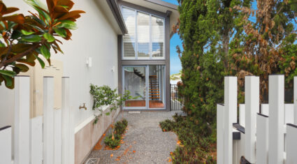 12A Redwood St Stafford Heights , QLD 4053 Australia