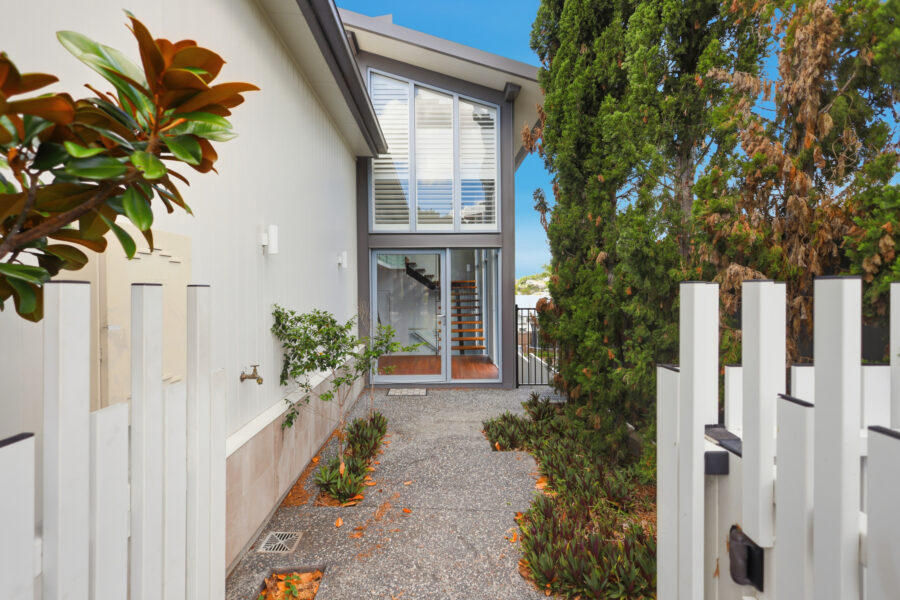 12A Redwood St Stafford Heights , QLD 4053 Australia