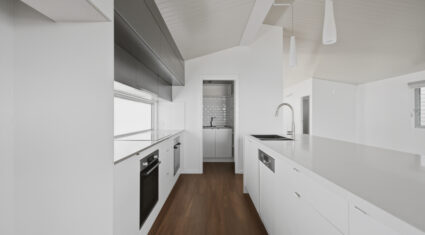 12A Redwood St Stafford Heights , QLD 4053 Australia