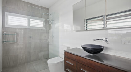 12A Redwood St Stafford Heights , QLD 4053 Australia