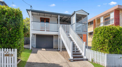 42 Beatrice St Greenslopes , QLD 4120 Australia