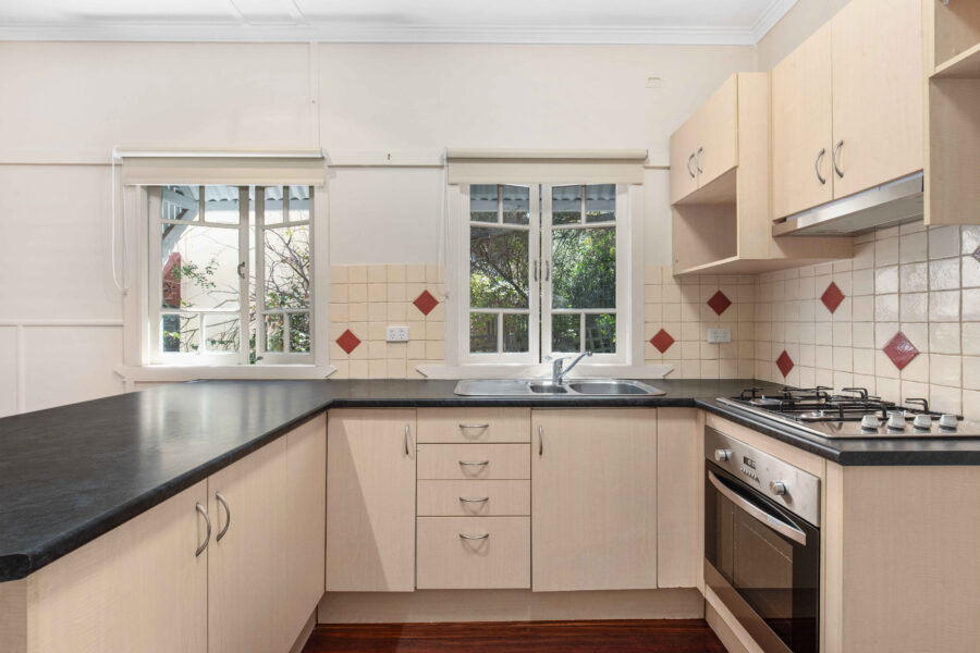 42 Beatrice St Greenslopes , QLD 4120 Australia