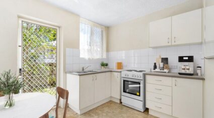 1/11 Carew Street Nundah , QLD 4012 Australia