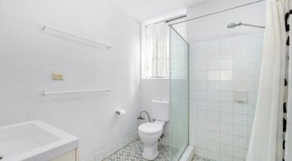 1/11 Carew Street Nundah , QLD 4012 Australia