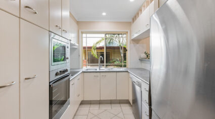 12/360 Simpsons Rd Bardon , QLD 4065 Australia