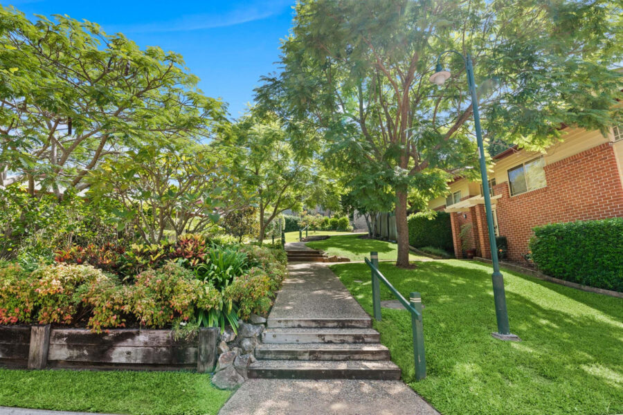 12/360 Simpsons Rd Bardon , QLD 4065 Australia