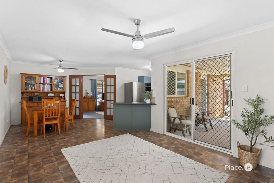 99 Cambridge Cres Fitzgibbon , QLD 4018 Ca