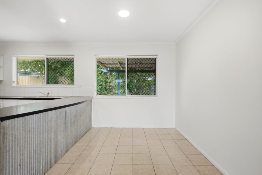 10 Bluegum Ct Kingston , QLD 4114 Australia