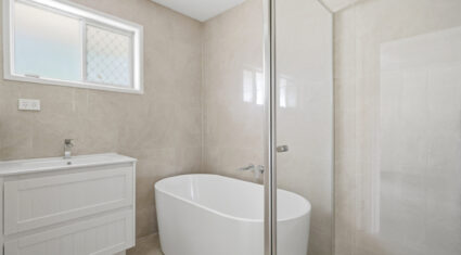 10 Bluegum Ct Kingston , QLD 4114 Australia