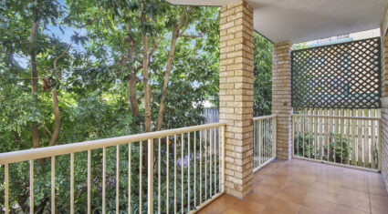 1/7 Weston St Coorparoo , QLD 4151 