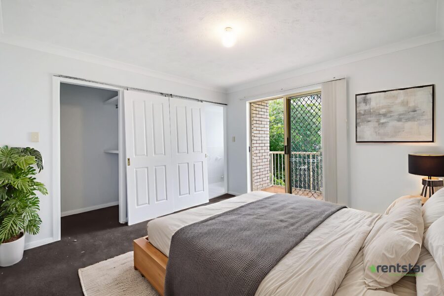 1/7 Weston St Coorparoo , QLD 4151