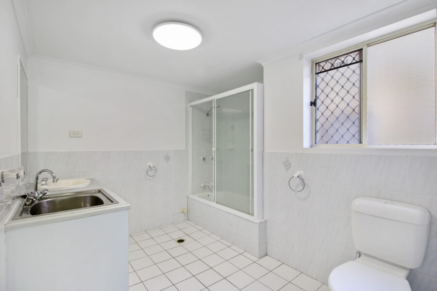 1/7 Weston St Coorparoo , QLD 4151