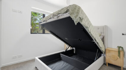 1/12 Sheehan St Milton , QLD 4064 Australia