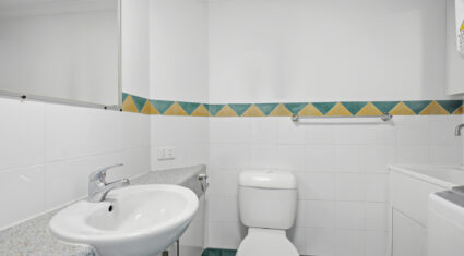 1/12 Sheehan St Milton , QLD 4064 Australia