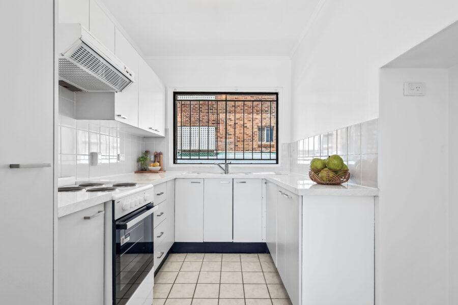 4/70 Mitre St St Lucia , QLD 4067 Australia