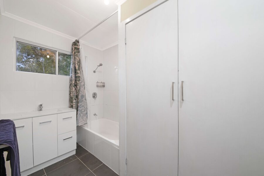 528 Mount Crosby Rd Anstead , QLD 4070 Australia