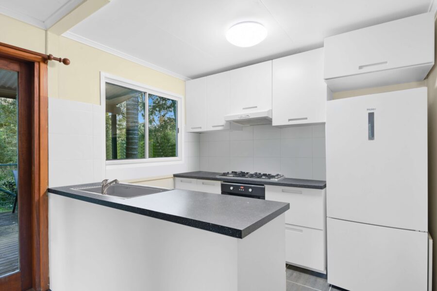 528 Mount Crosby Rd Anstead , QLD 4070 Australia